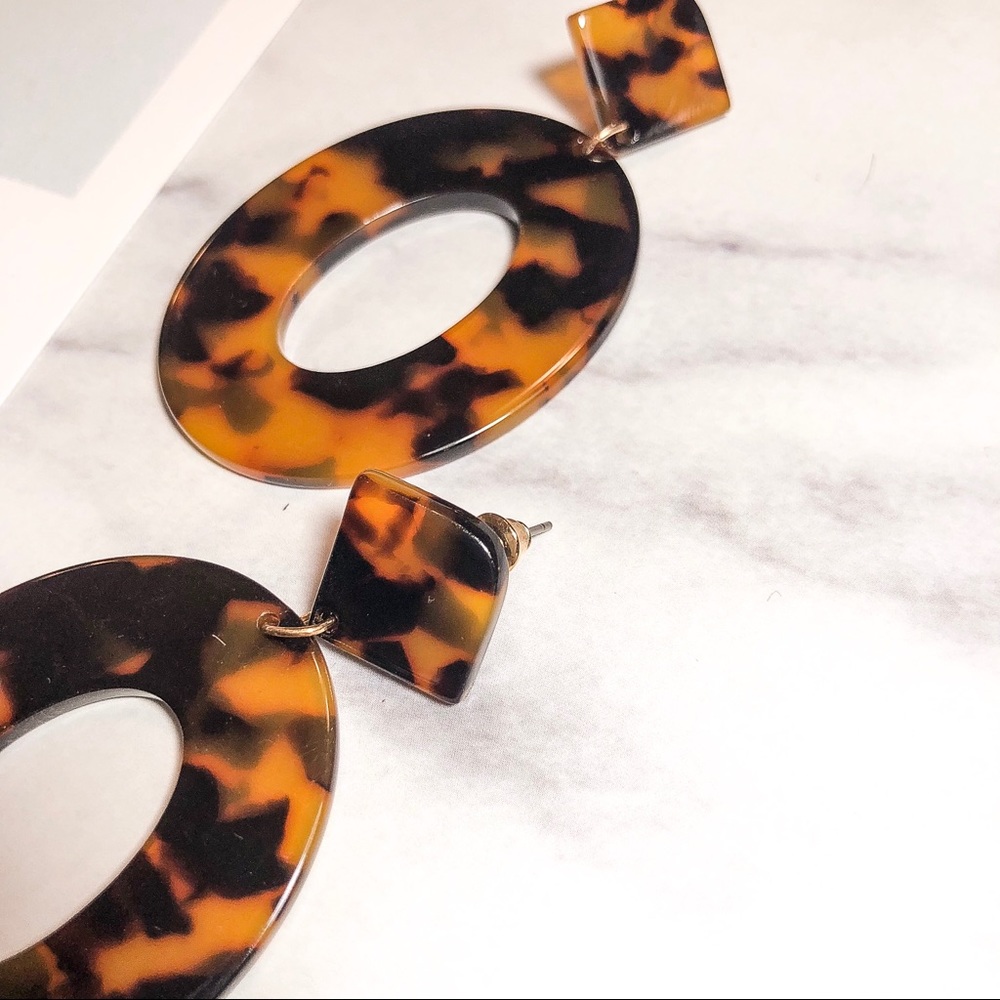 Tortoise Oval Hoop Drop Earrings - Picture 7 of 7